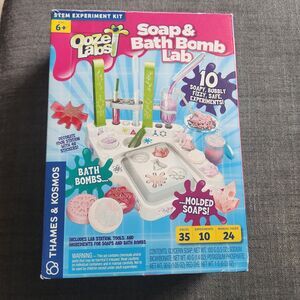 New Thames & Kosmos Ooze Labs Soap & Bath Bomb Lab 10 Experiments For Ages 6+
